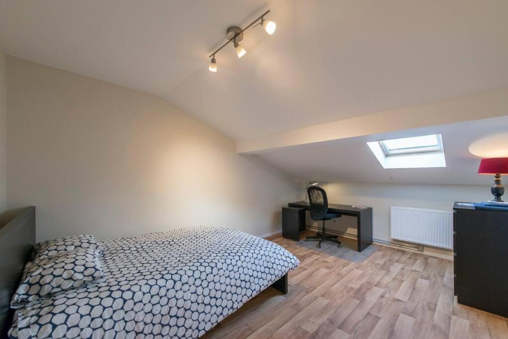 Appartement 4 Chambres A Льеж Экстерьер фото